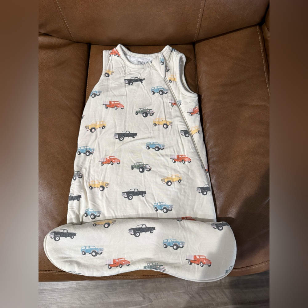 Kyte BABY Cream Sleep Sack with Car Print